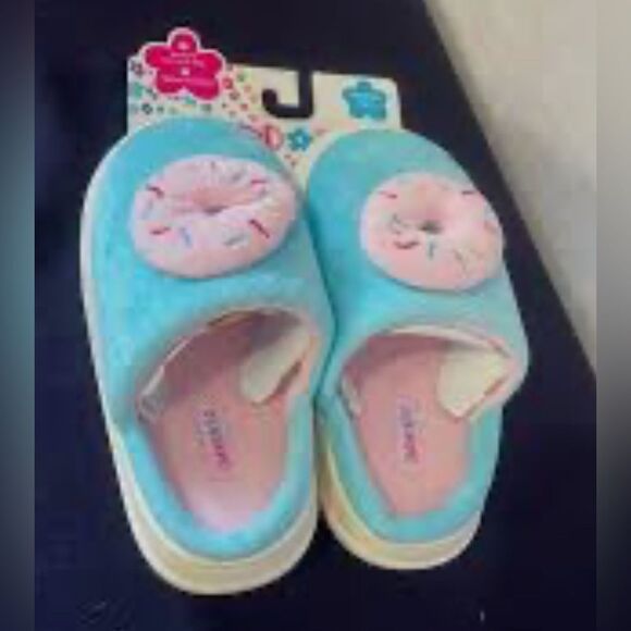 Kids Blue and pink Donut Slippers large(2/3) NWT - Picture 2 of 3
